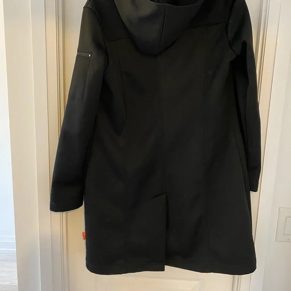 Waterproof Coat. - Picture 5 of 11